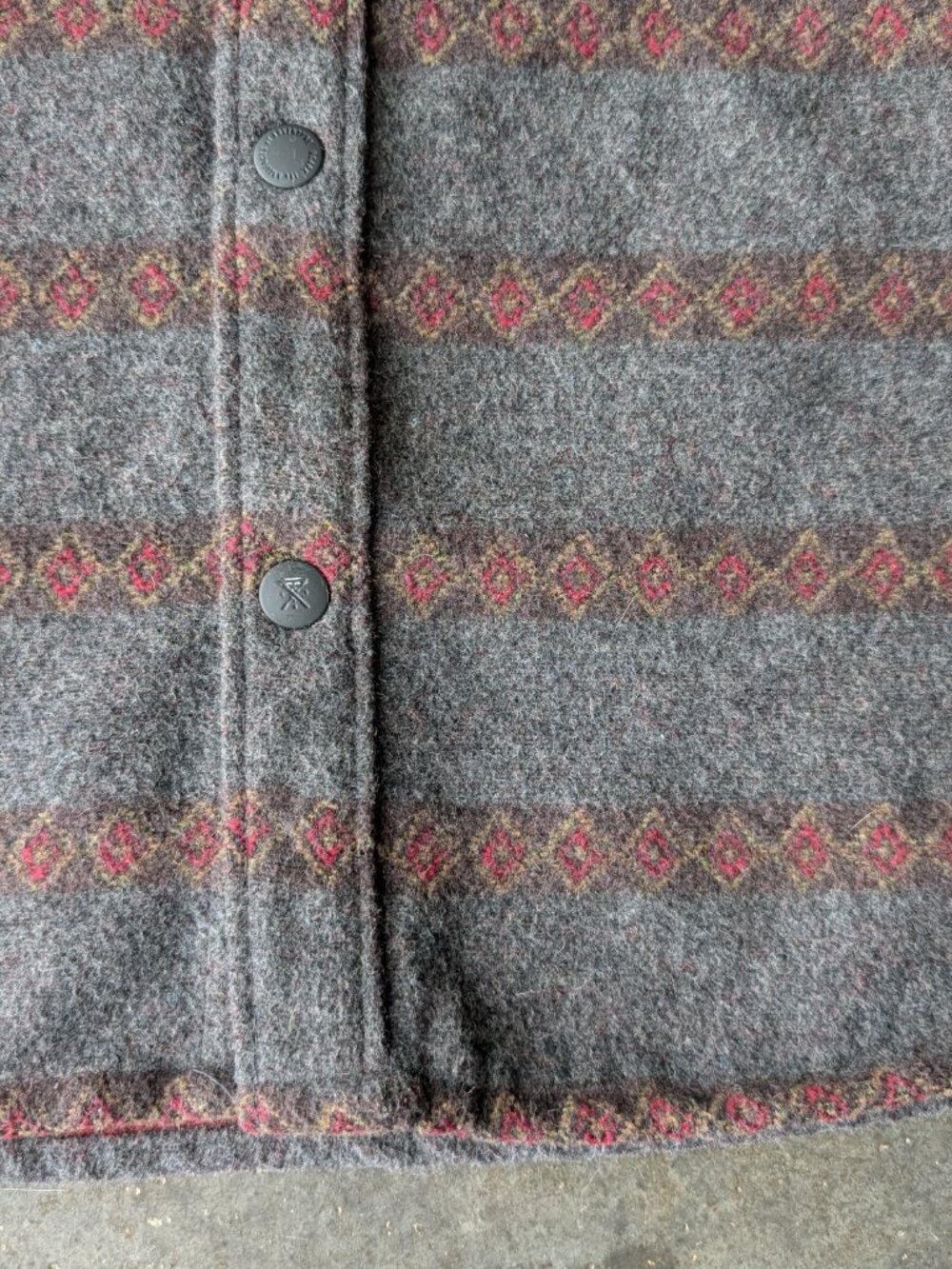 Roark Nordsman Flannel Shirt Jacket Shacket Gray Red Striped Wool Blend medium - Picture 6 of 9